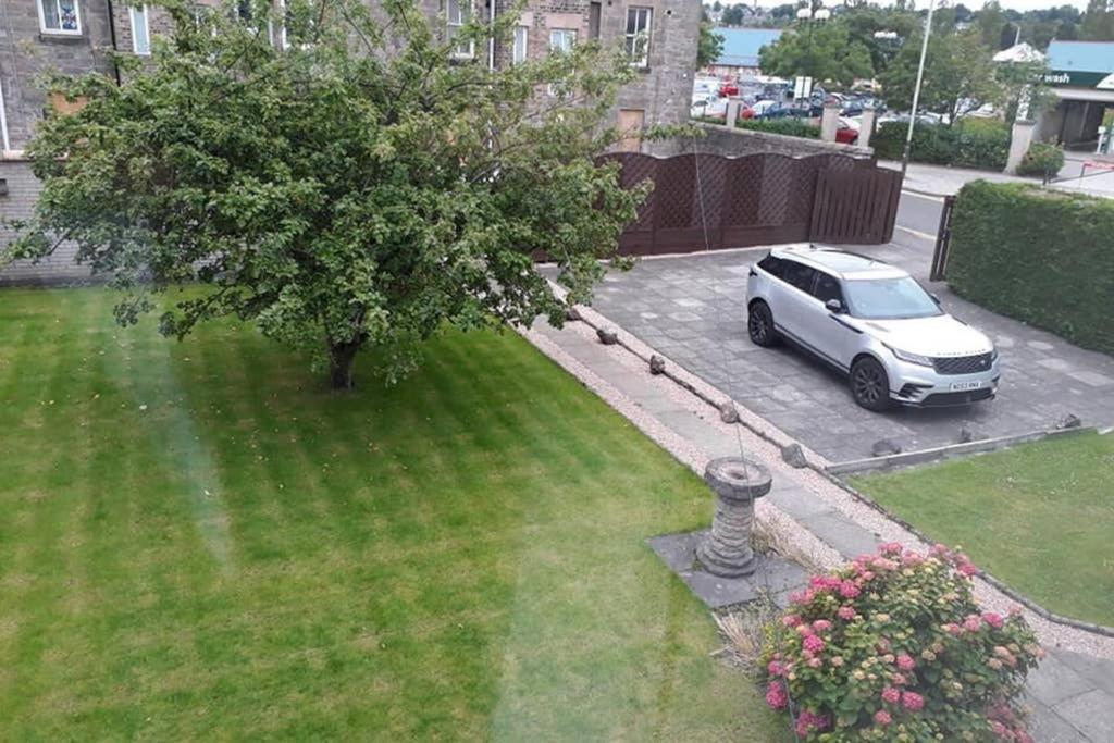2 Catherines City Cottage パース エクステリア 写真